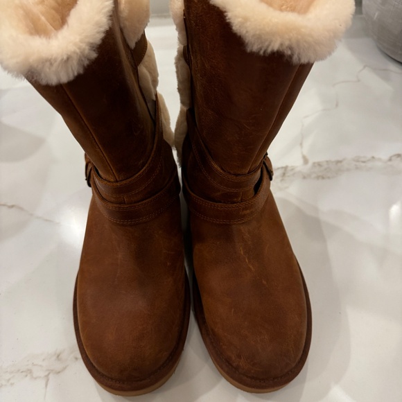 UGG Becket boot size 9 - Picture 5 of 6